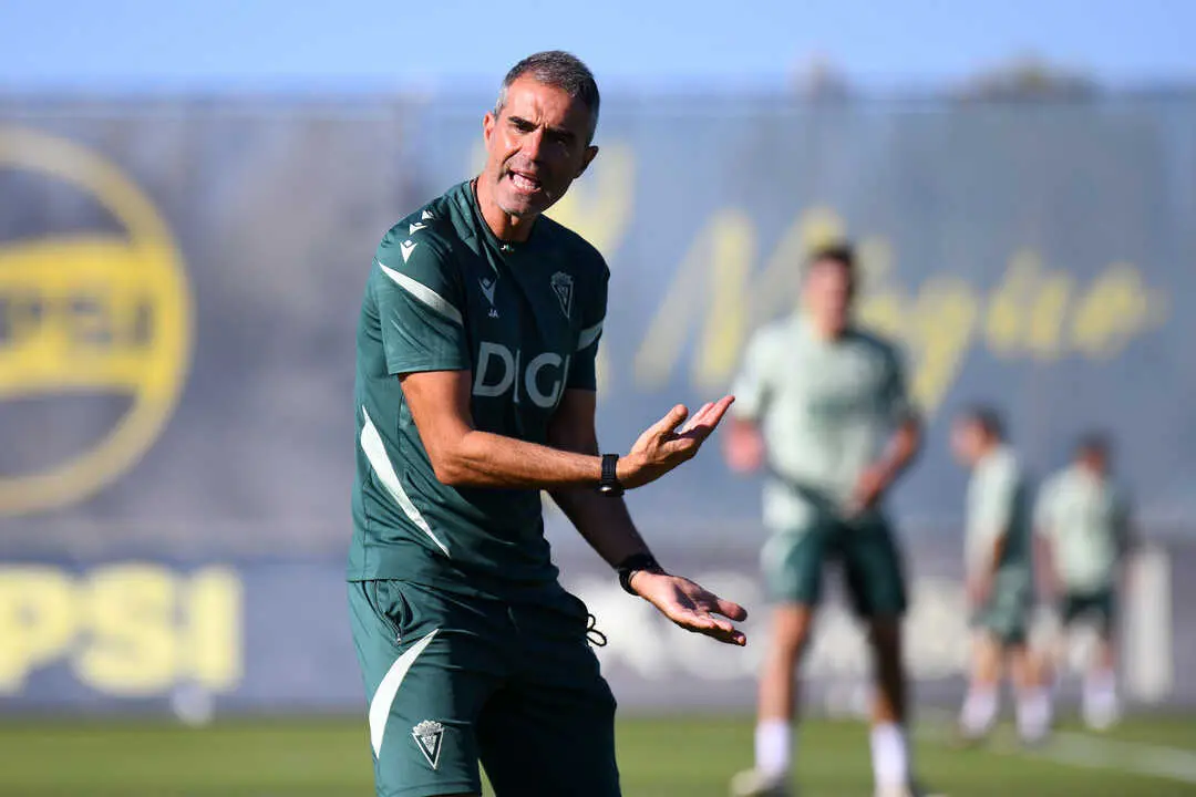 Gaizka Garitano, esta semana en la Ciudad Deportiva de El Rosal. / C&aacute;diz CF