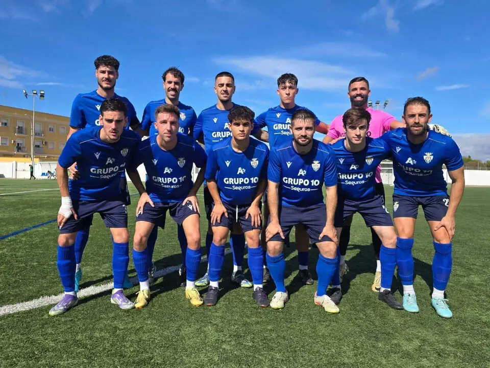 La alineaci&oacute;n de salida frente al Puerto Real./ ARCOS C.F.