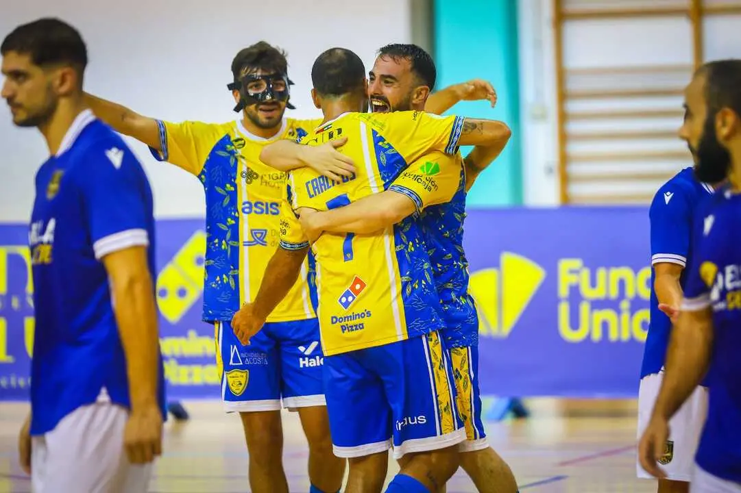 Los jugadores del Virgili celebran un gol ante el Melilla. | CD Virgili C&aacute;diz.