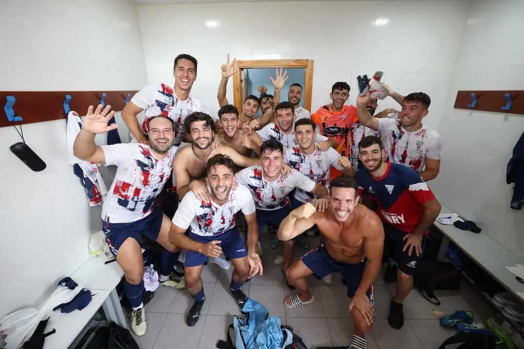 El Ciudad de C&aacute;diz celebra un triunfo la pasada temporada. | Ciudad de C&aacute;diz.