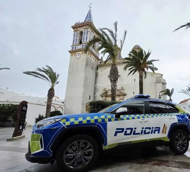 La Polic&iacute;a Local de Chipiona incorpora un nuevo veh&iacute;culo h&iacute;brido a su flota