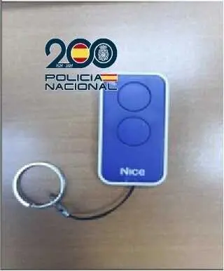 Inhibidor utilizado para robos en veh&iacute;culos. / POLIC&Iacute;A NACIONAL