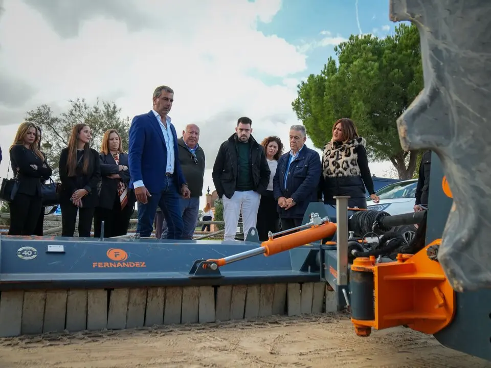 Acto de presentaci&oacute;n de la nueva maquinaria para El Roc&iacute;o. | Ayto. de Almonte.