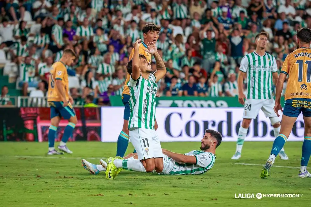 Kevin Medina se lamenta de una acci&oacute;n. | LALIGA.