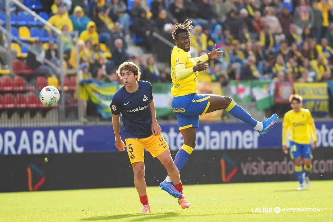 Dawda Camara remata en el Andorra - C&aacute;diz CF. | LALIGA.