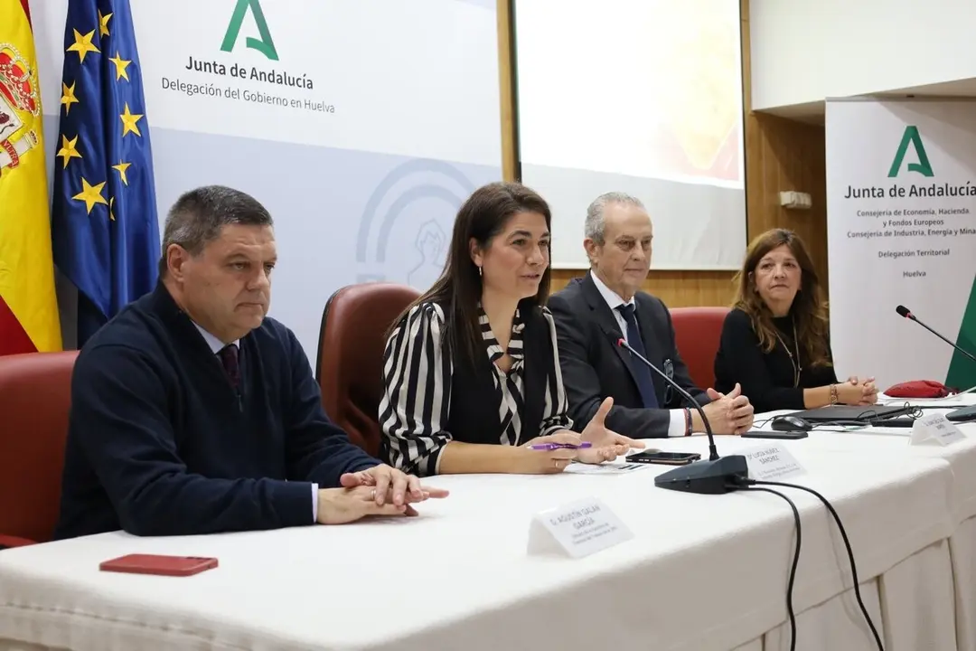 'La Industria Andaluza por bandera' pone en valor su papel en el desarrollo sociecon&oacute;mico de Huelva. | J.A.