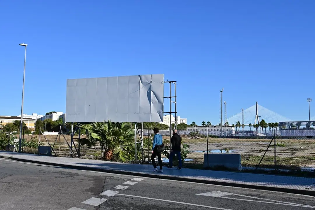 Solar en el que se edificar&aacute; el nuevo hospital regional de C&aacute;diz. / Eulogio Garc&iacute;a