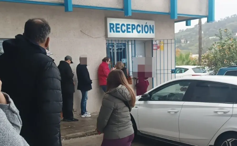 Colas para recoger paquetes en Seur. | VIVA