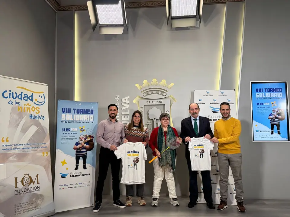 Presentaci&oacute;n del VIII Torneo Solidario de B&aacute;dminton 'Un juguete por el b&aacute;dminton'. | Ayto. Huelva.