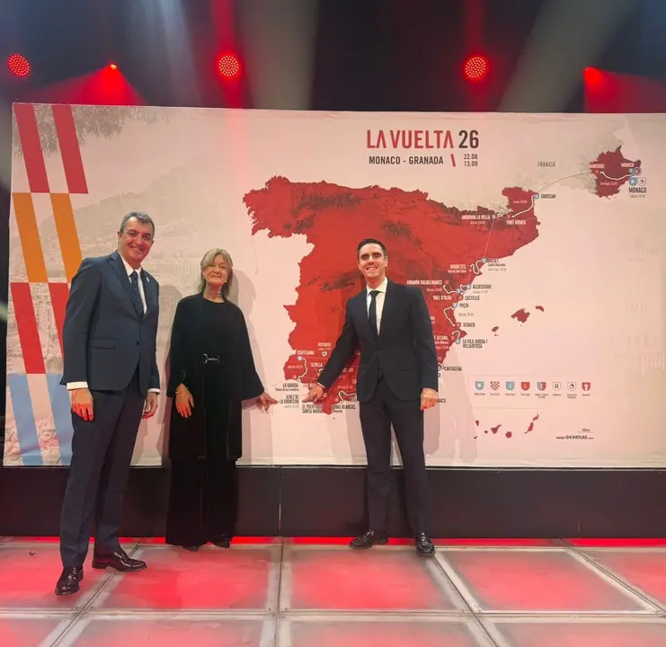 Carmen Pina y Jaime Espinar, en la presentaci&oacute;n de la etapa de Jerez en La Vuelta. | jerez.es