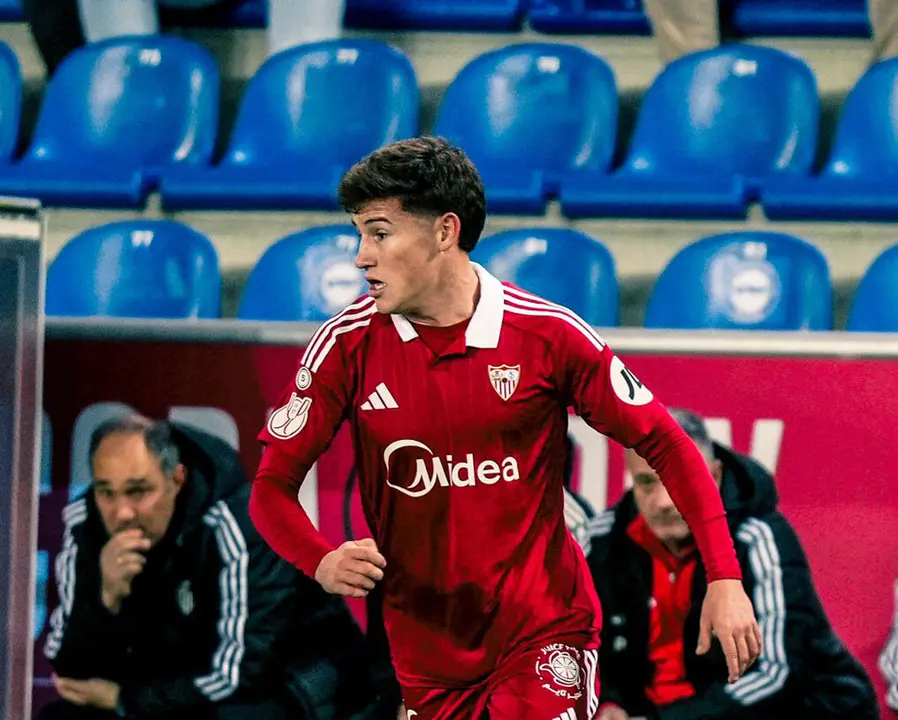 Joaqu&iacute;n Mart&iacute;nez, m&aacute;s conocido como Oso, en el partido de Copa del Rey entre Sevilla y Alav&eacute;s. | SFC.
