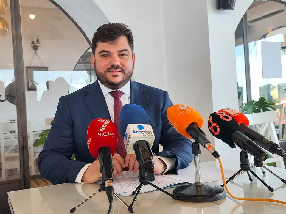 Miguel Rodr&iacute;guez ofreci&oacute; a los medios su balance del a&ntilde;o en el Mes&oacute;n de la Molinera./ MAC&Iacute;AS
