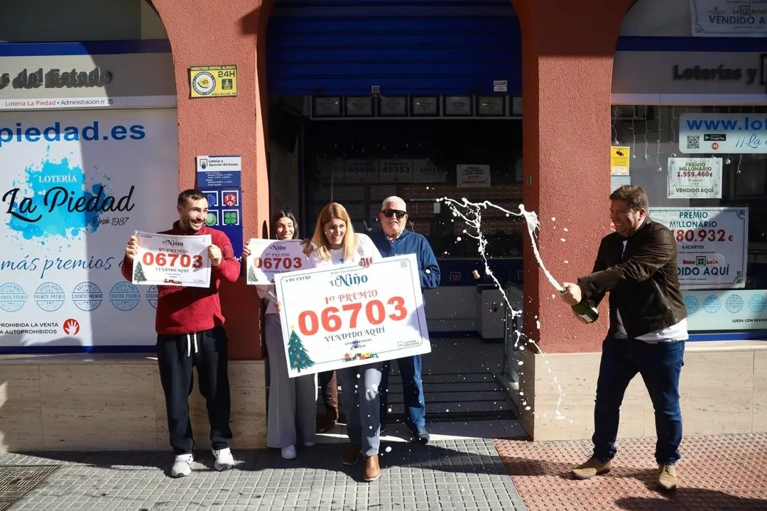 La alegr&iacute;a se desborda en la aministraci&oacute;n de Loter&iacute;as./&Aacute;lex Zea-Europa Press.