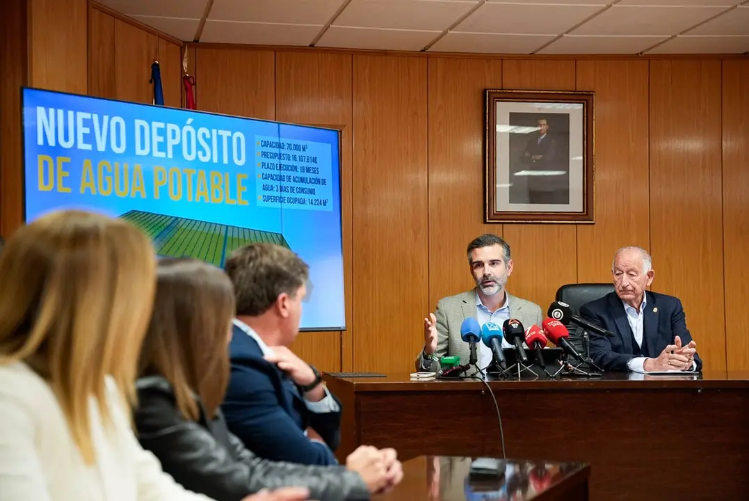 Roquetas y la Junta unir&aacute;n fondos para construir el nuevo dep&oacute;sito de agua potable. | Europa Press.