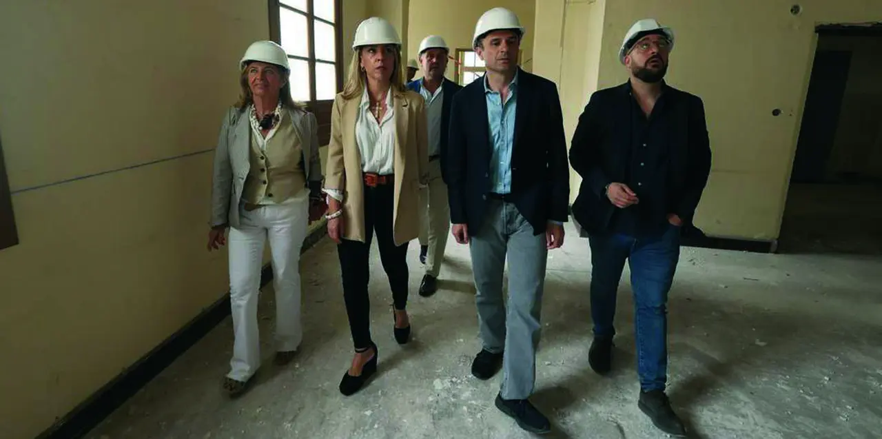 Almudena Mart&iacute;nez y Bruno Garc&iacute;a, en el Instituto Rosario. VIVA