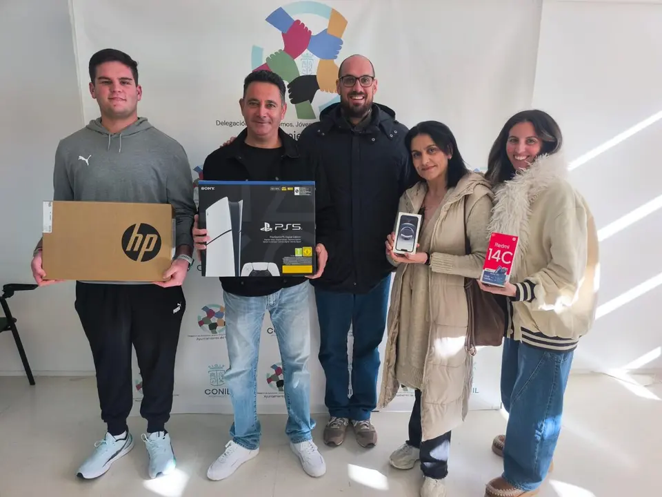 Imagen de los ganadores del sorteo.