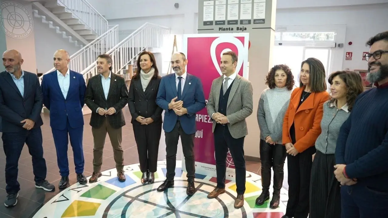 Presentaci&oacute;n de las nuevas sedes para la PAU en Huelva. | UHU.