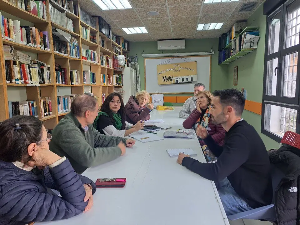 AIG visita a la AVV Mu&ntilde;oz Arenillas Reina Victoria. | AIG.