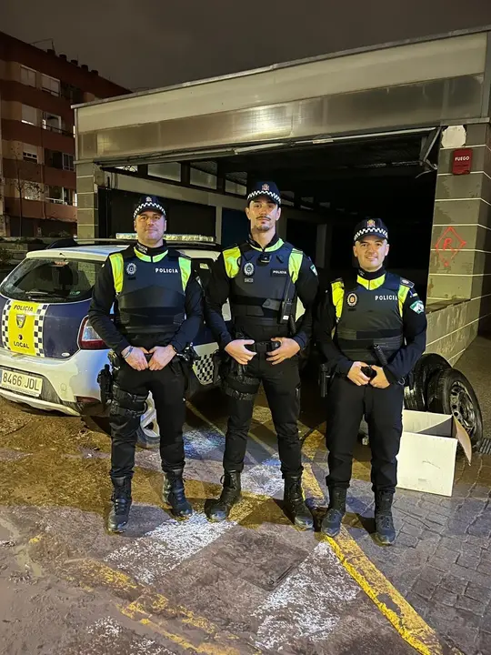 Algunos de los polic&iacute;as de Alcaudete reconocidos.