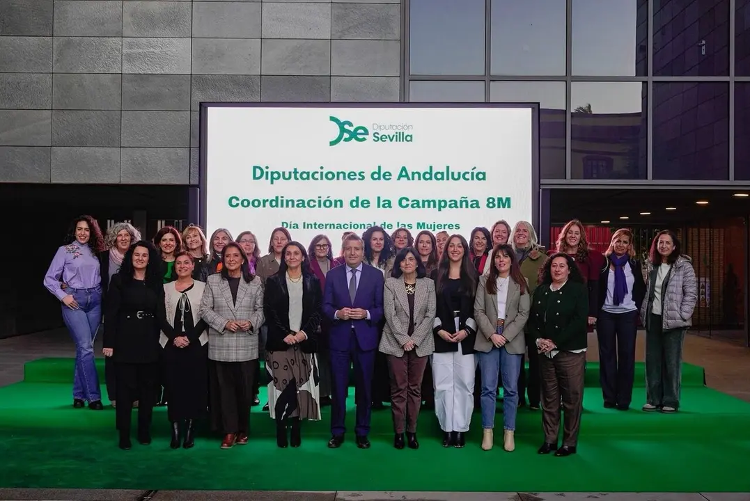 EuropaPress_7248372_reunion_equipo_redactar_estrategia_diputaciones_andaluzas_8m (1)