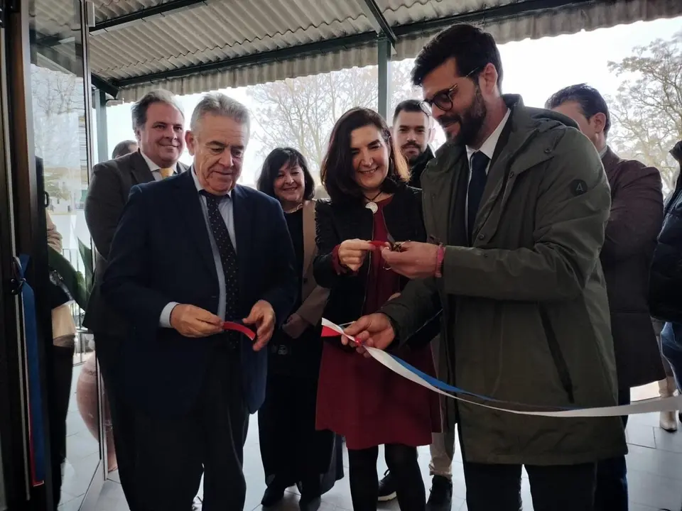 La consejera de Empleo, Empresa y Trabajo Aut&oacute;nomo, Roc&iacute;o Blanco, en la inauguraci&oacute;n del Centro de Formaci&oacute;n Profesional Do&ntilde;ana. | Junta de Andaluc&iacute;a.