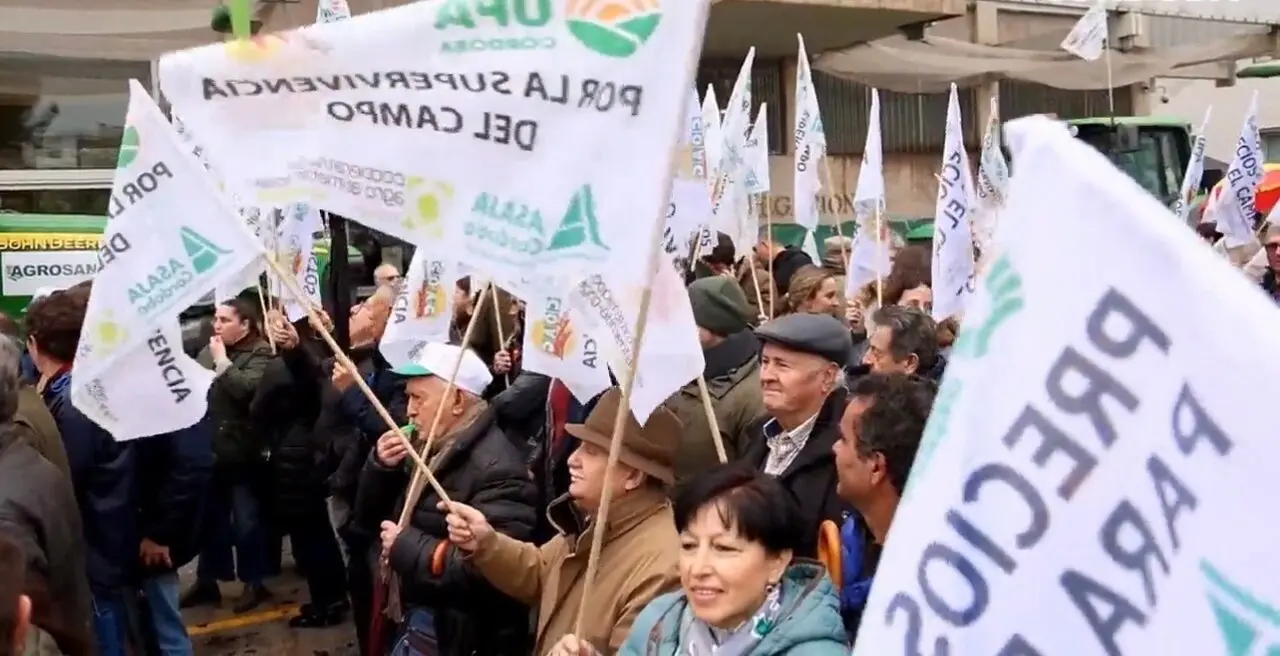 Los agricultores y ganaderos cordobeses se han sumado a las protestas convocadas en toda Espa&ntilde;a