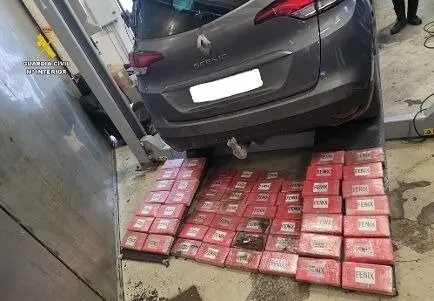 Coca&iacute;na incautada por la Guardia Civil en el veh&iacute;culo. | VIVA