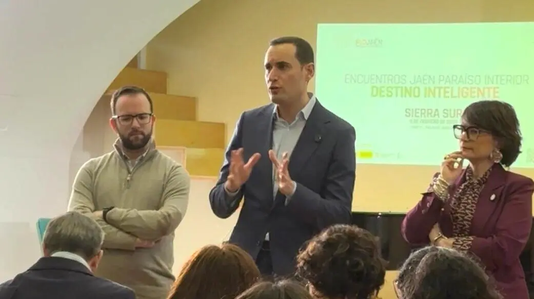 Presentaci&oacute;n de la plataforma digital inteligente en el Palacio Abacial.