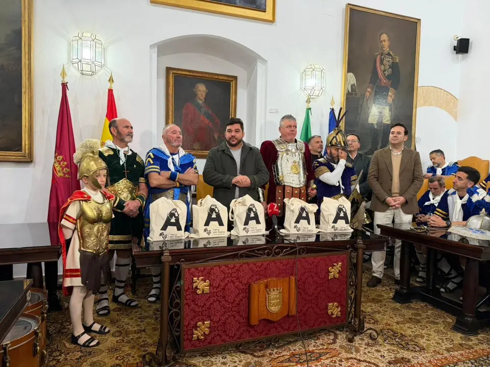 Los 'armaos' recibidos oficialmente en el Ayuntamiento./ AYTO.
