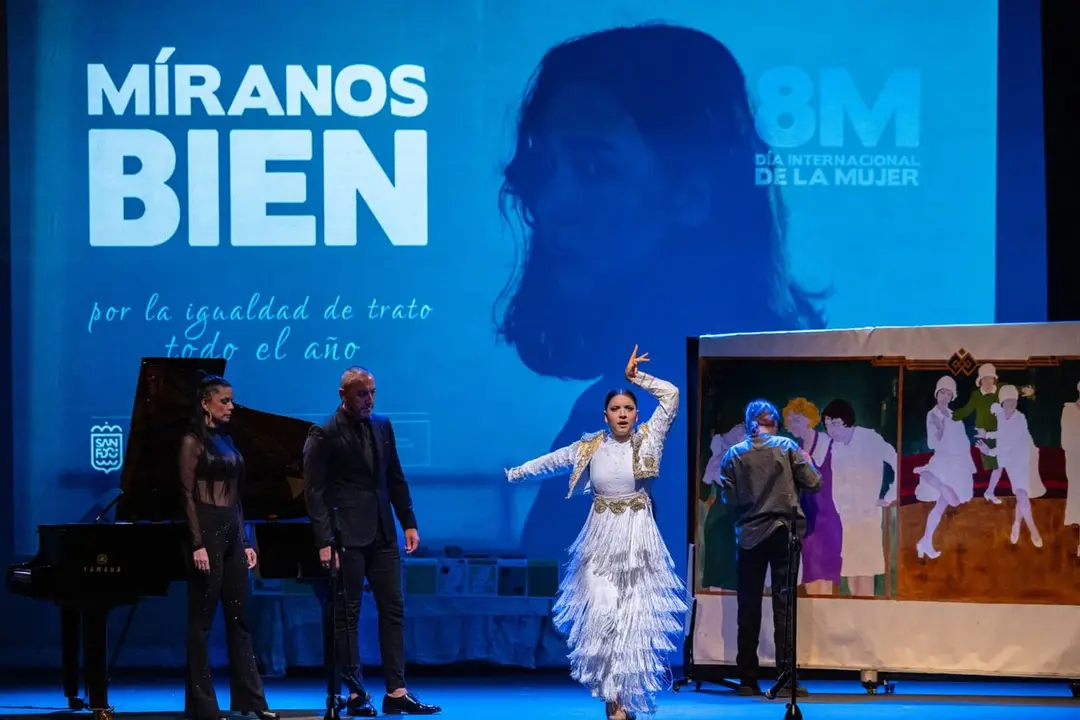 La bailaora Sara S&aacute;nchez en el marco de la propuesta 'Flapper' | Ayuntamiento.