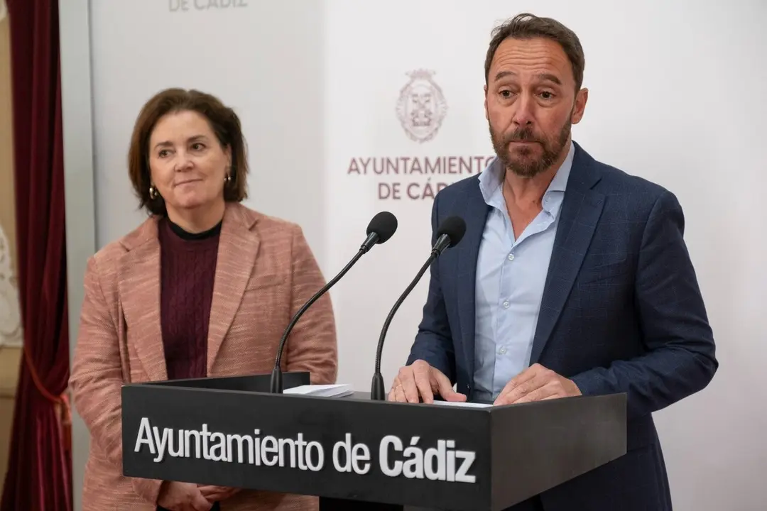 Jos&eacute; Manuel Cossi y Paula Vilches. VIVA