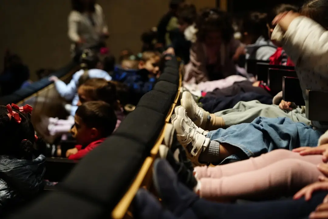 Los m&aacute;s peque&ntilde;os disfrutaron del espect&aacute;culo. | Ayto. de Almonte.