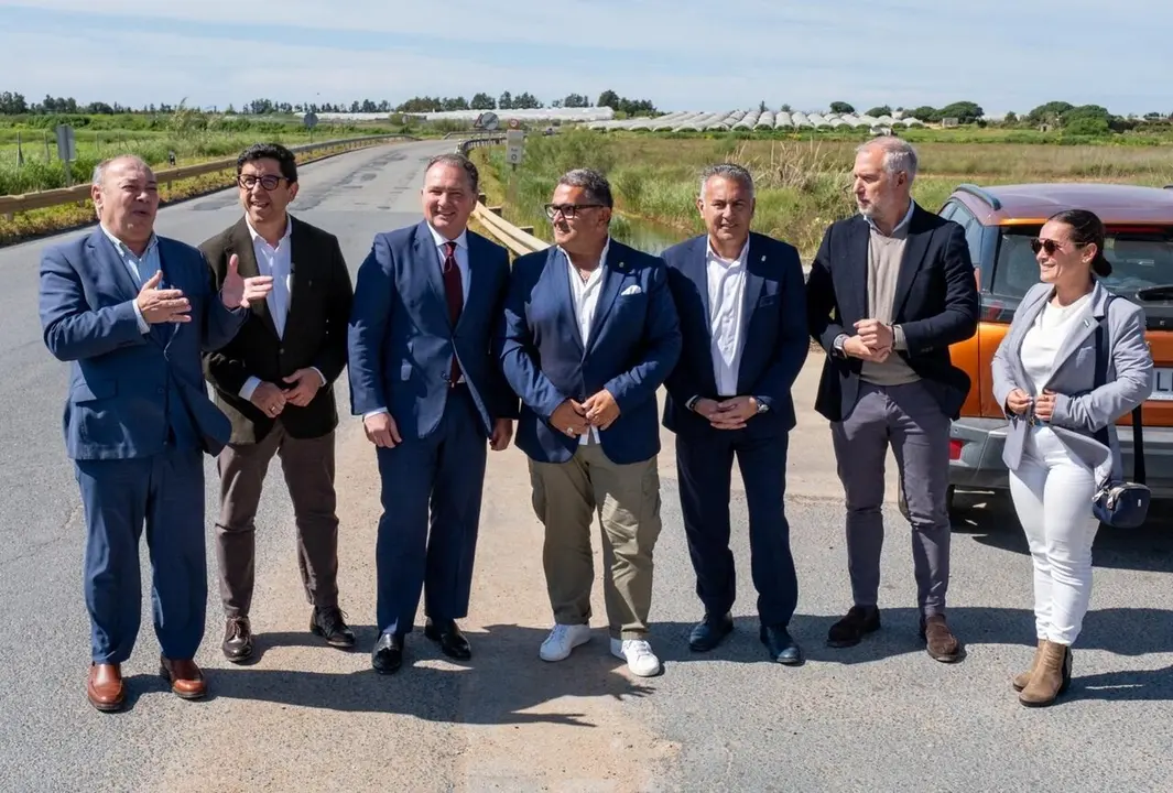 Visita a la carretera provincial HU-3300, en el tramo que conecta La Redondela con Pozo del Camino. | Diputaci&oacute;n Huelva.