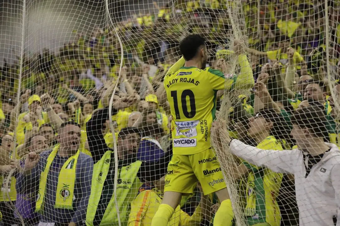 Eloy Rojas celebra un gol con la marea amarilla en la Copa de Espa&ntilde;a. - Foto: Ja&eacute;n FS