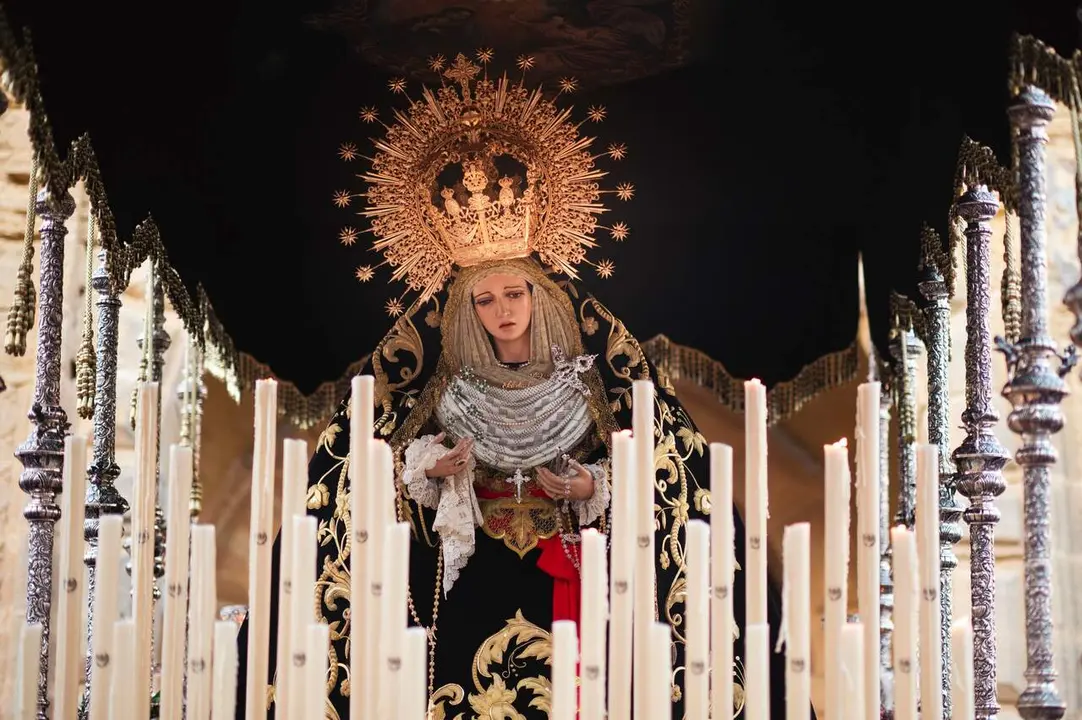 Mar&iacute;a Sant&iacute;sima de la Soledad / Hdad. del Santo Entierro.