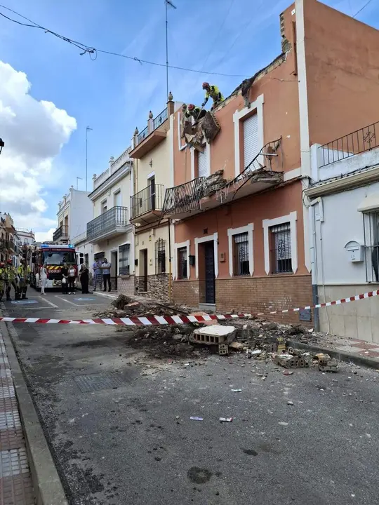 Derrumbe parcial de vivienda en Tomares.| AYTO TOMARES