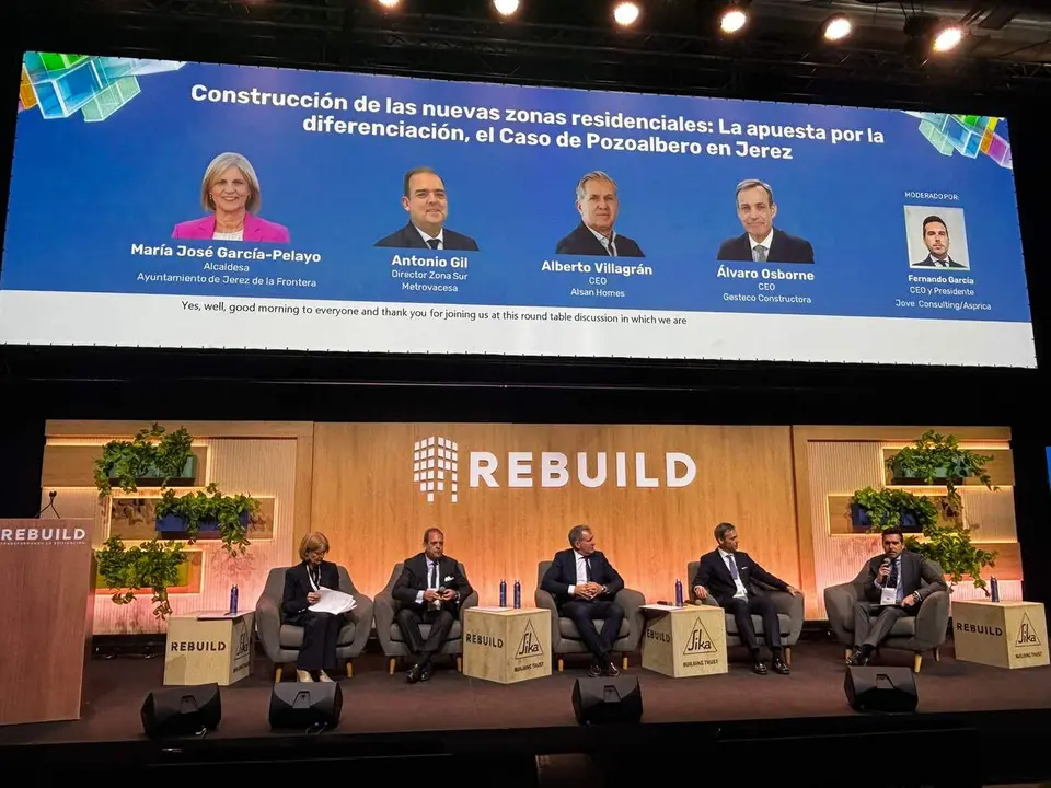 La alcaldesa durante su participaci&oacute;n en la mesa redonda de la Feria Rebuild. |  Jerez.es