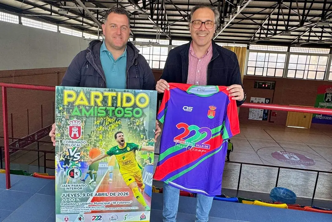 Presentaci&oacute;n del amistoso en Torredelcampo contra el Ja&eacute;n Para&iacute;so Interior. - Foto: Ayuntamiento