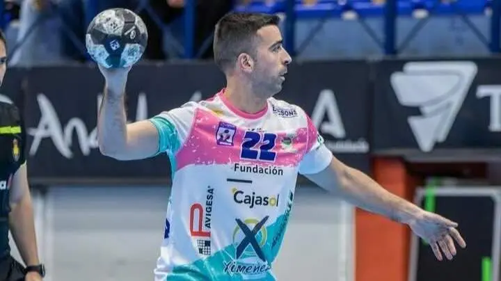 El jiennense Gonzalo Ojeda, en un partido con el Cajasol &Aacute;ngel Xim&eacute;nez.
