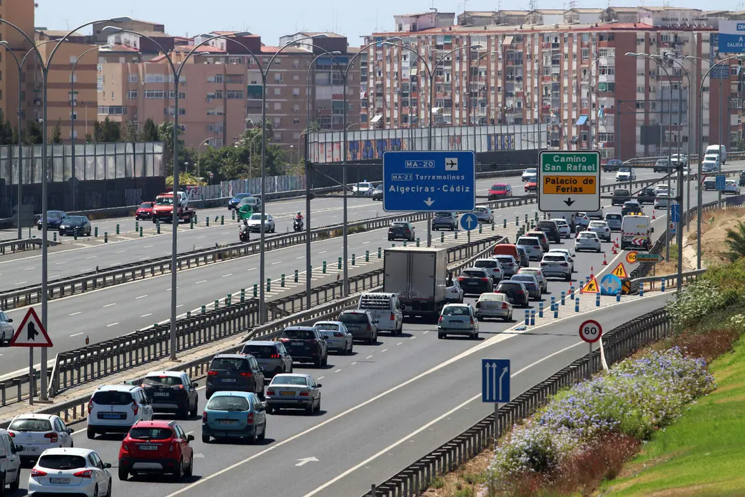 Circulaci&oacute;n intensa en carreteras malague&ntilde;as./Alex Zea-Europa Press.