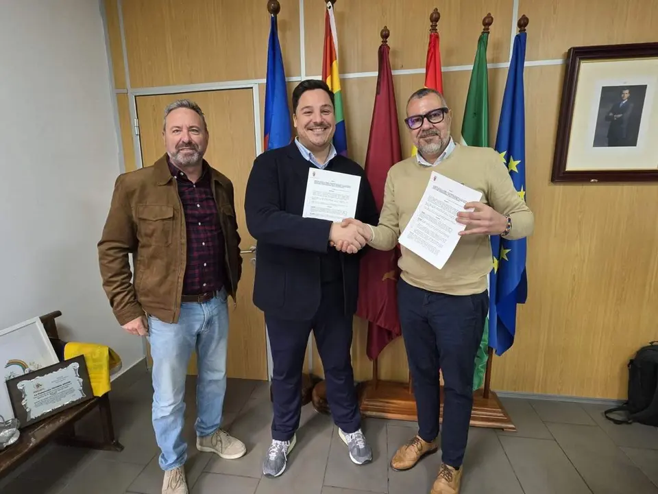 EuropaPress_7434826_firma_convenio_sevilla_prevencion_vih