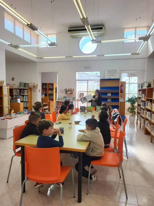 Actividad en la biblioteca Alcal&aacute; Venceslada y Antonio Machado. | Biblioteca