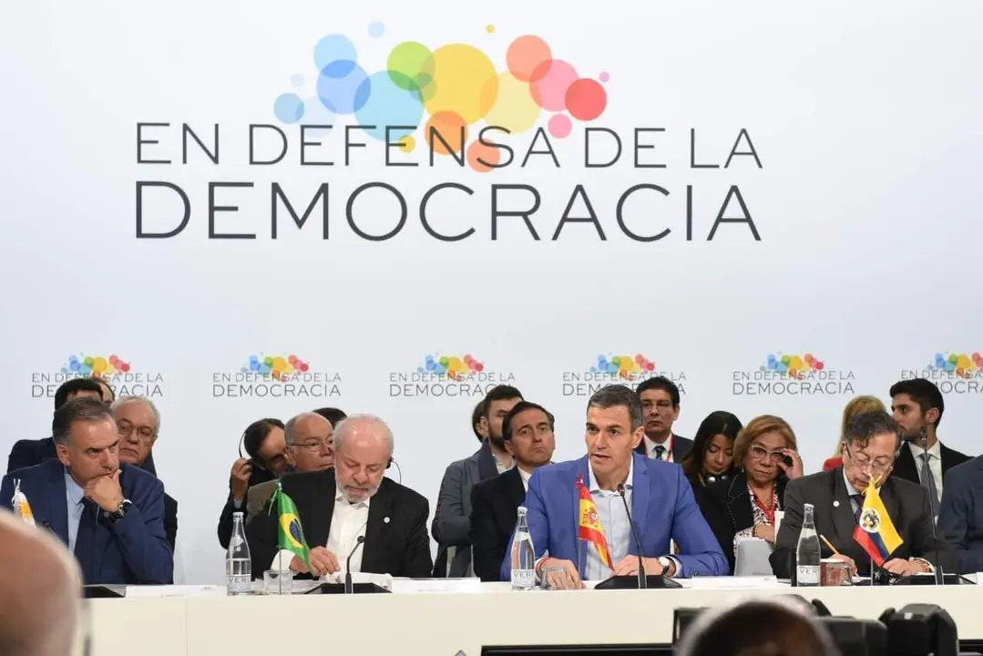 El presidente del Gobierno, Pedro S&aacute;nchez, interviene en la IV Reuni&oacute;n en defensa de la democracia en Barcelona | ALBERTO PAREDES / EUROPA PRESS