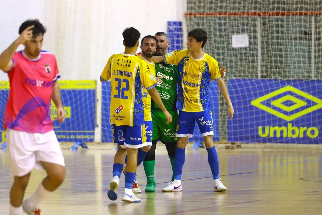 Los jugadores del Virgili celebran uno de sus tantos. / CD Virgili C&aacute;diz