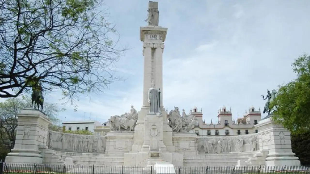 Monumento a 'La Pepa' en la Plaza de Espa&ntilde;a. - Eloy Coss