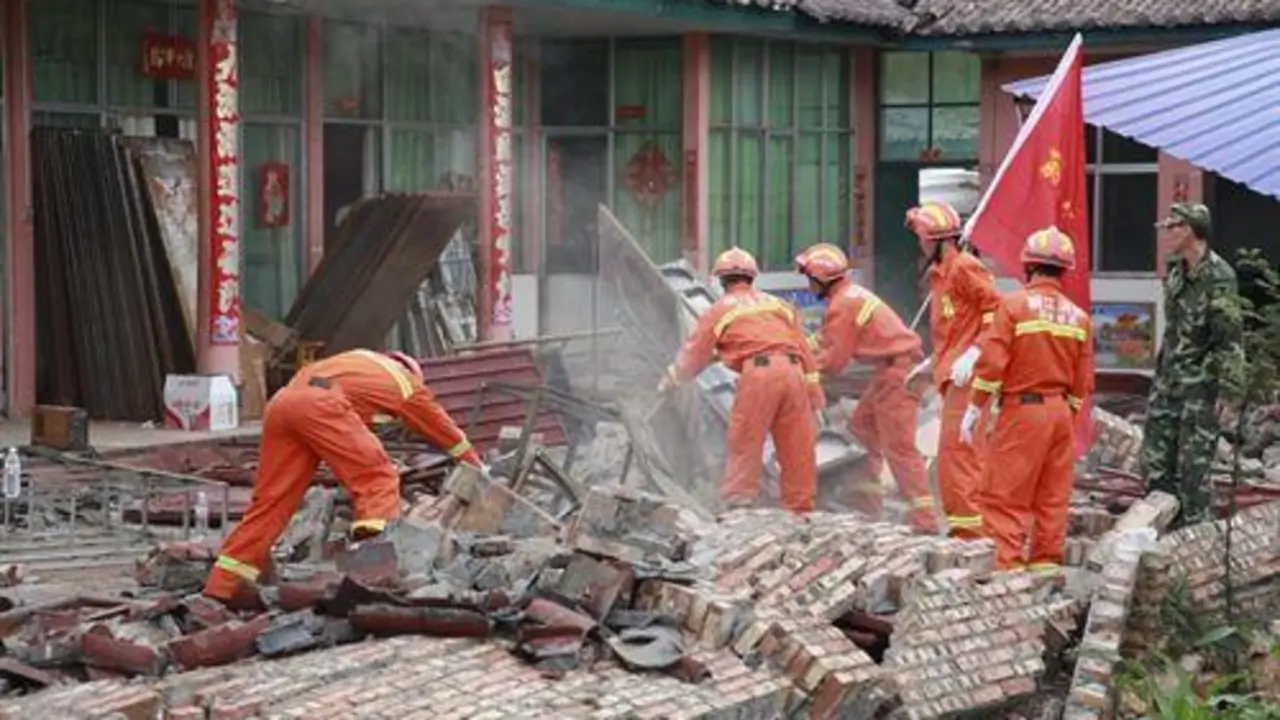 Tras el terremoto.  - E. P.