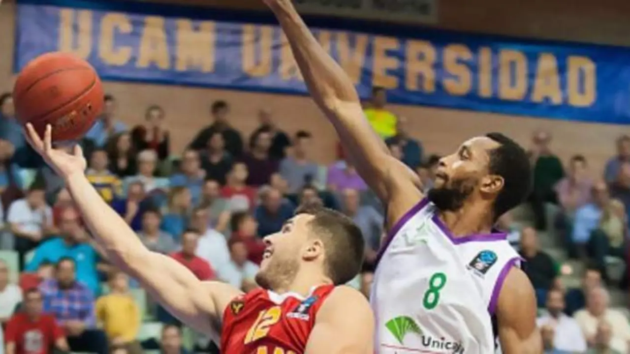 ante el UCAM - vm