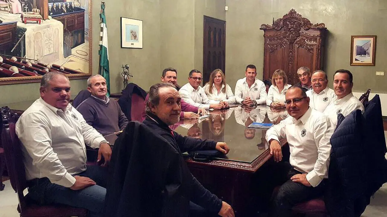Presentaci&oacute;n ante el alcalde. - Viva Rota