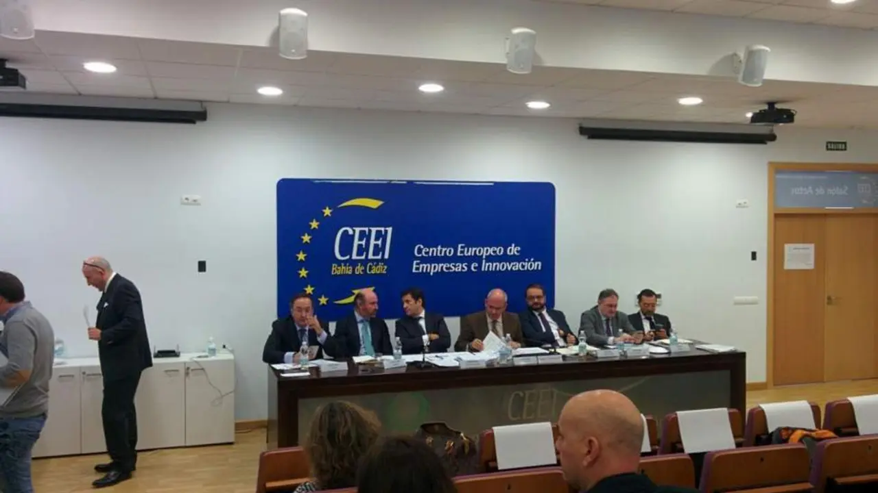 junta de socios en c&aacute;diz - viva