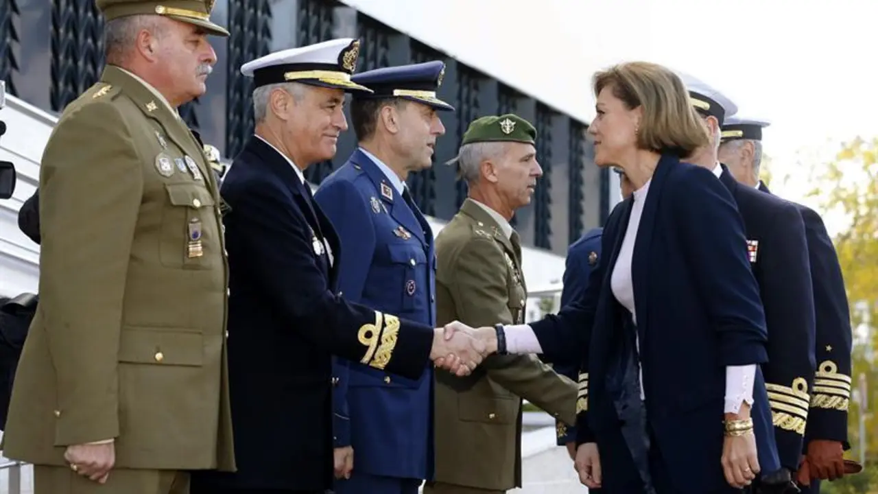 Cospedal con los militares - EFE